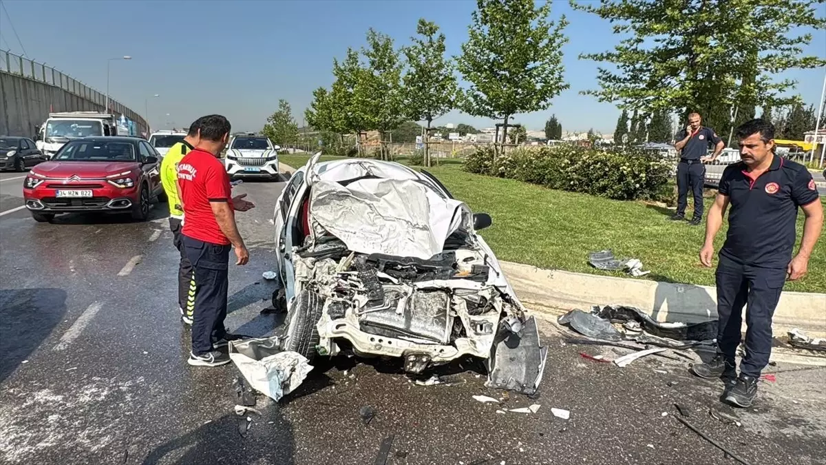 Tuzla'da Zincirleme Kaza: 4 Yaralı