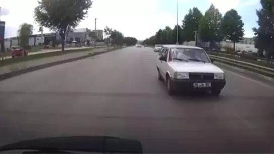Bursa'da Tehlikeli Makas Atan Sürücü