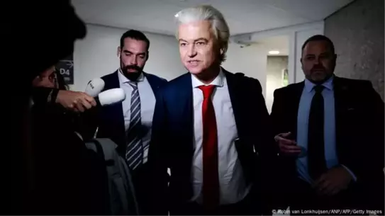 Hollanda Hükümeti Dağıldı