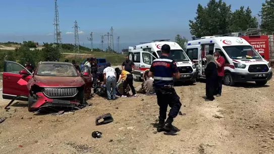 Yalova'da Elektrikli Araç Takla Attı