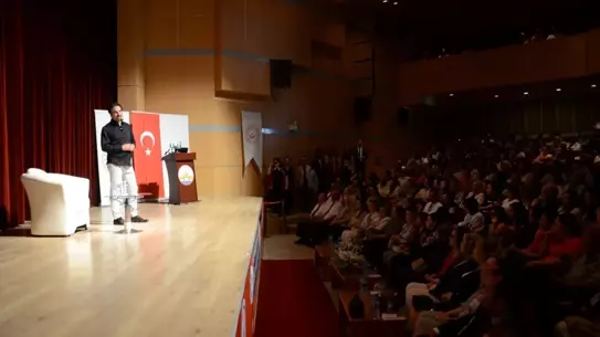 Edirne'de 'Aile Yılı' Söyleşisi Düzenlendi