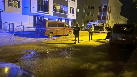 Bıçaklı Kavga: Oğul Babasını Yaraladı