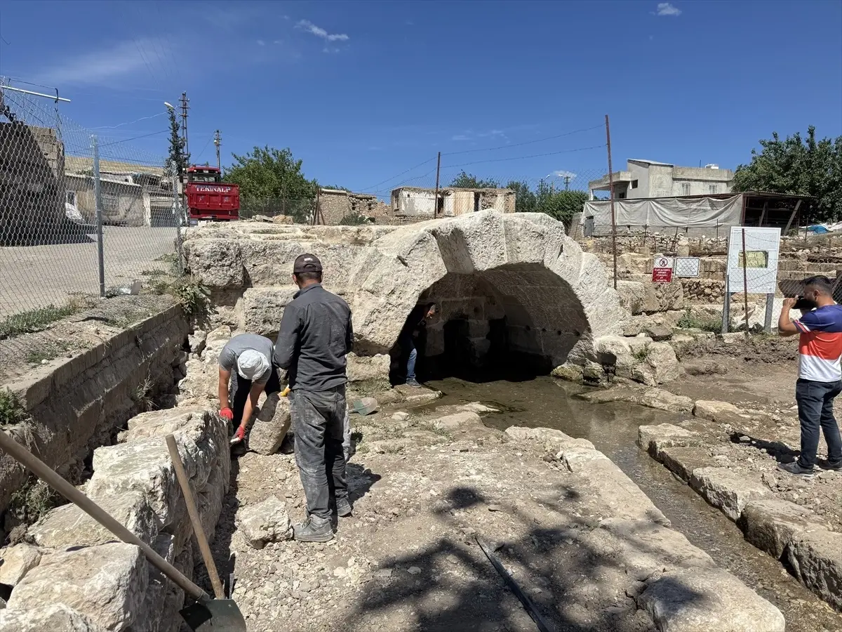 Perre Antik Kenti'nde Roma Çeşmesi Gün Yüzüne Çıktı