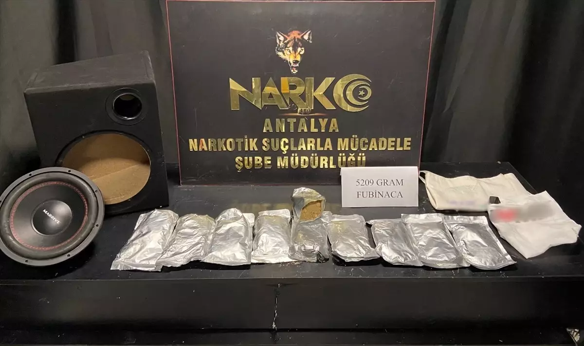 Antalya'da Uyuşturucu Operasyonları