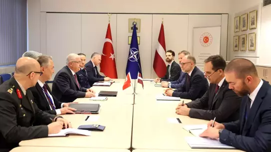 Güler ve Spruds Görüştü