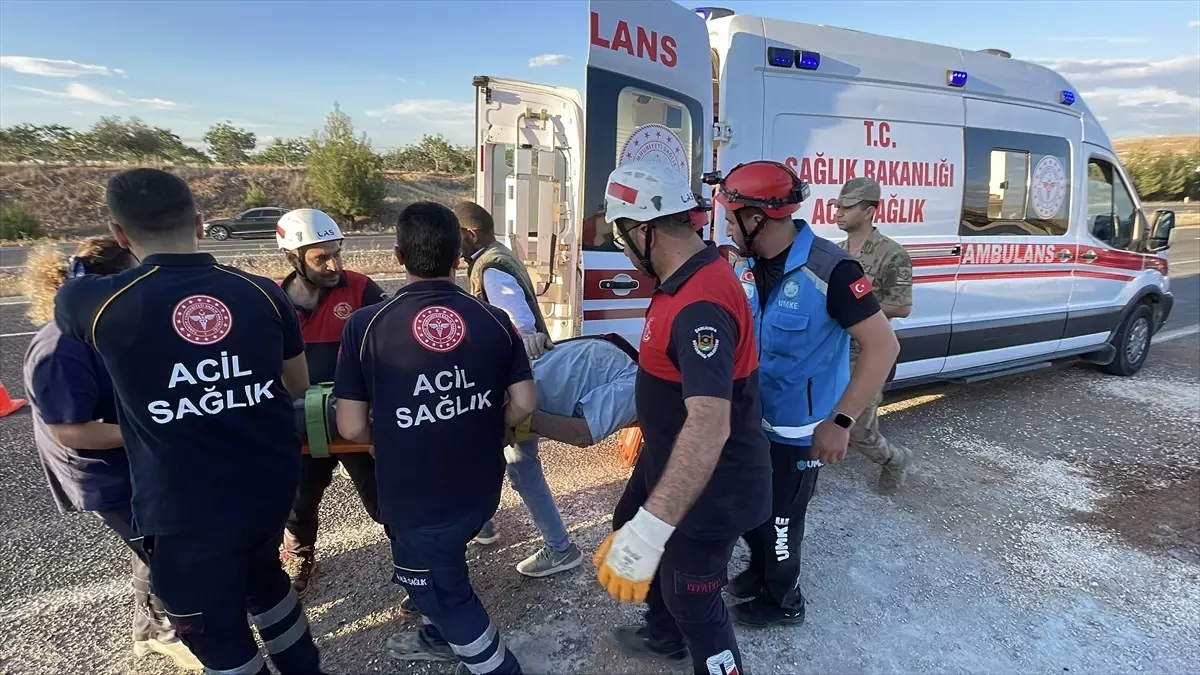 Şanlıurfa'da İstinat Duvarı Çöktü: 4 Yaralı