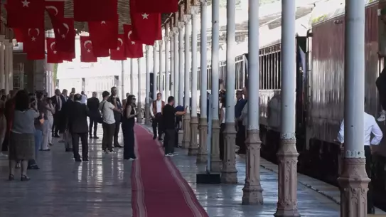 Tarihi Orient Express İstanbul'a Ulaştı