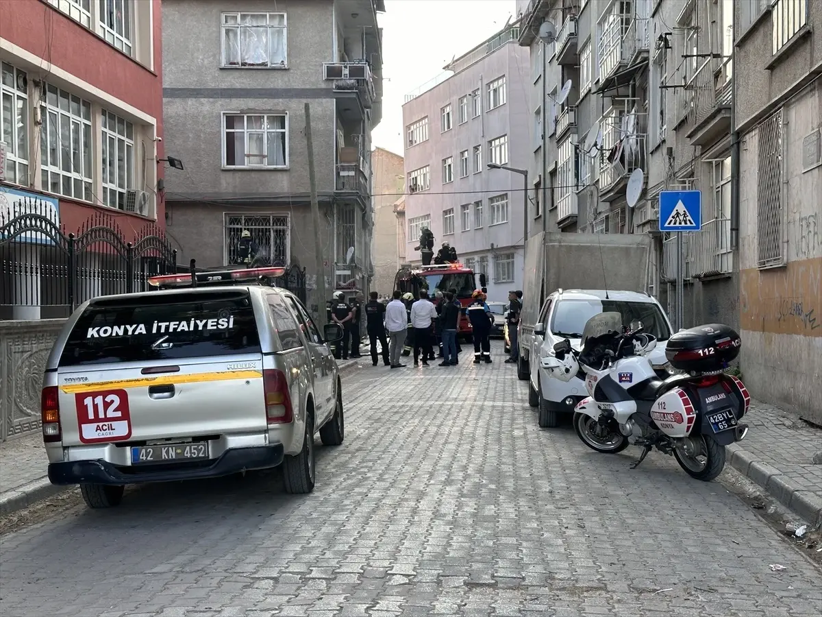 Konya'da Yangın: Psikolojik Sorunlar Yaşayan Kişi Kurtarıldı