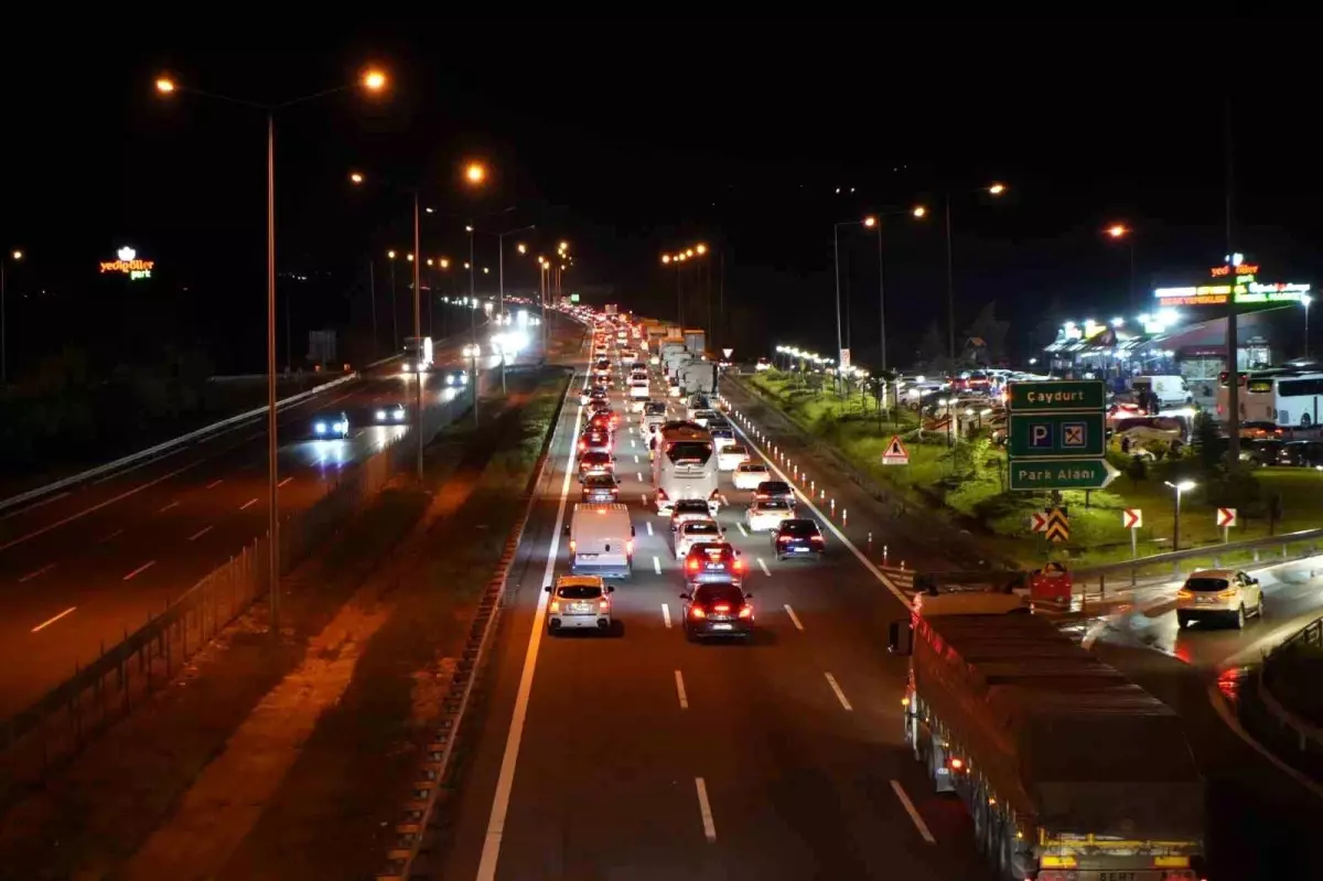 Kurban Bayramı'nda TEM Otoyolu'nda Yoğun Trafik