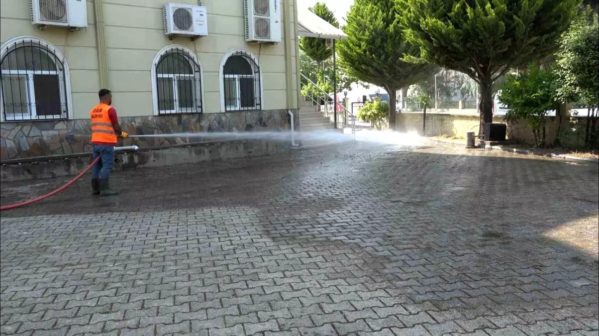 Atakum'da Camiler Bayram Öncesi Hijyenik Hale Getirildi