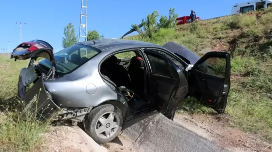 Hekimhan'da Araç Devrildi: 2 Yaralı