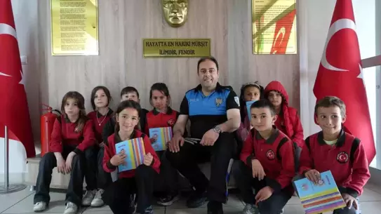 Bayburt Polisi Öğrencilere Bilgilendirme Programı Düzenledi