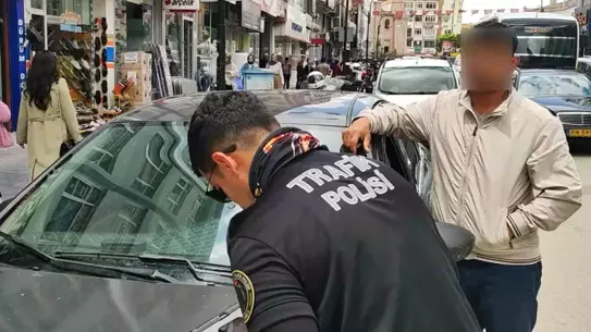 Aksaray'da Sahte Ehliyetle Yakalandı