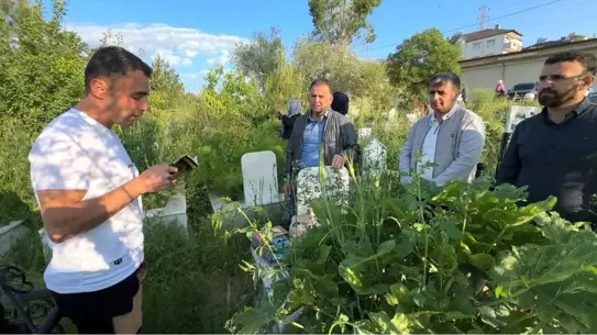 Yüksekova'da Kurban Bayramı Mezarlık Ziyareti