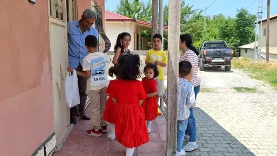 Çocuklar Bayramda Şeker Topladı