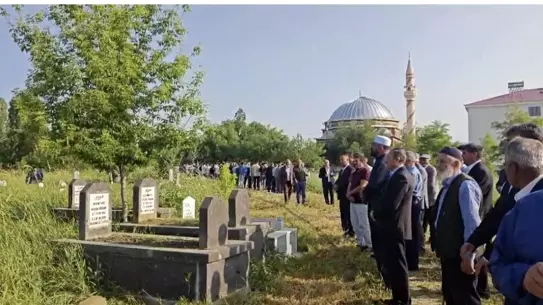 Muş'ta Bayramlaşma Töreninde Uzun Kuyruklar Oluştu