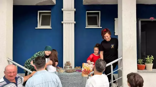 Işıklı Meyvalı'da Geleneksel Bayramlaşma