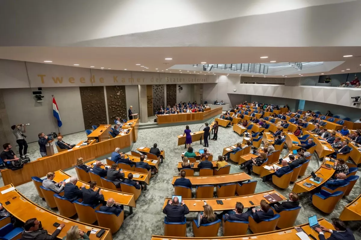 Hollanda'da 29 Ekim'de Erken Seçim