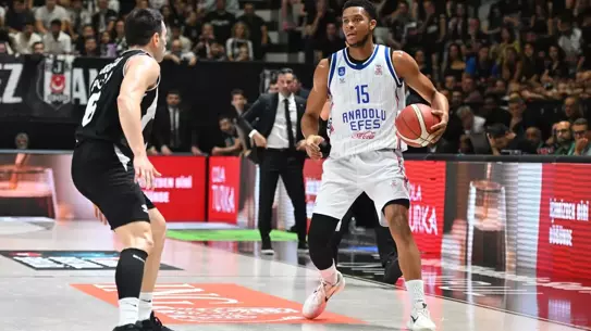 Efes, Beşiktaş'ı Yarı Finalde Yendi