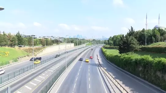 İstanbul'da Bayram Yolları Boş