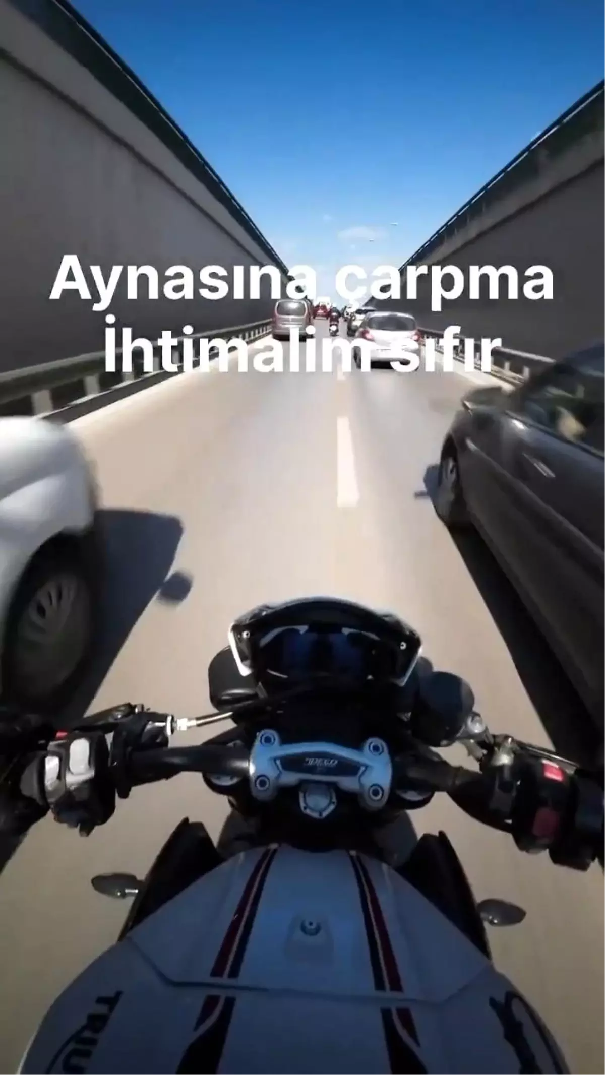 Bursa'da Motosikletli Genç Olayı Kamera ile Kaydetti