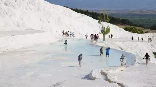 Pamukkale Bayramda Dolup Taşıyor