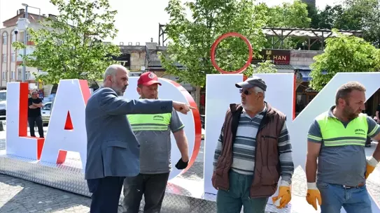 Ladik'e 'Ladik' Yazısı Yerleştirildi