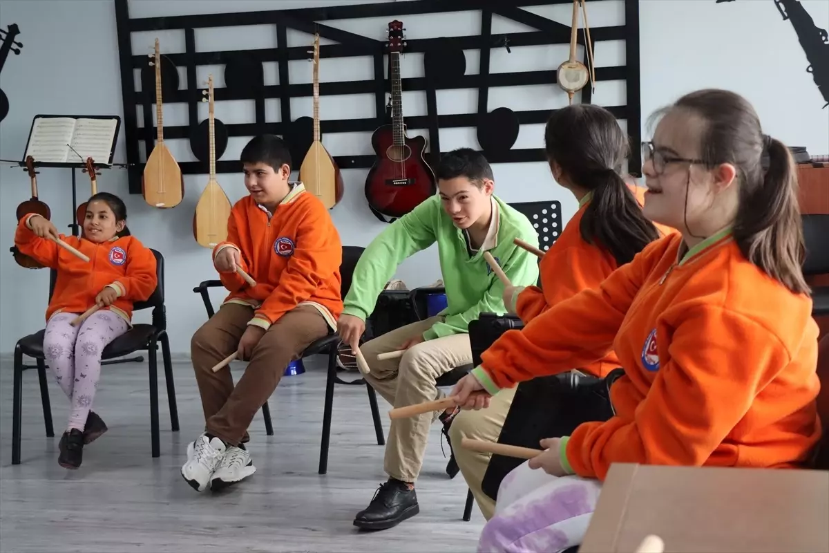 Erzincan'da Özel Öğrenciler için Müzik Sınıfı