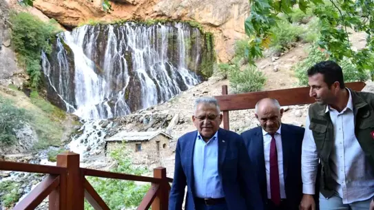 Kayseri Büyükşehir Belediye Başkanı Büyükkılıç'tan Bayram Daveti: Saklı Cennetlere Gelin!