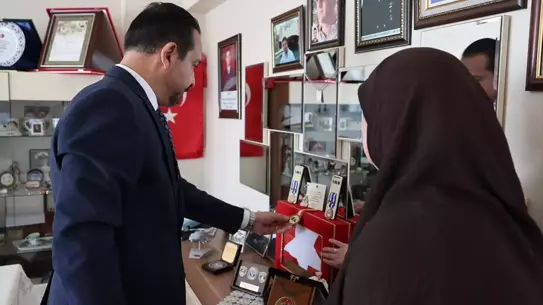 AK Parti Genel Başkan Yardımcısı Zorlu'dan "Annemiz" projesi kapsamında şehit ailesine ziyaret Açıklaması