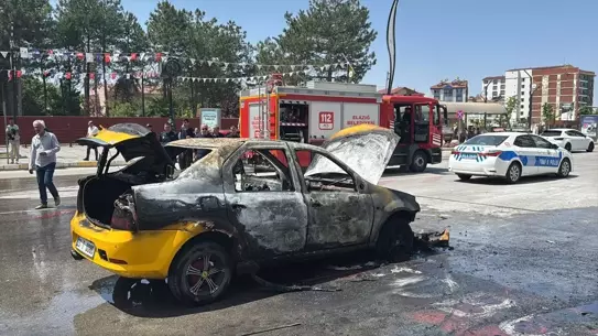 Elazığ'da Taksi Alev Aldı, Sürücü Yaralandı