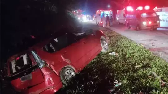 Malezya'da Otobüs Kazası: 15 Ölü