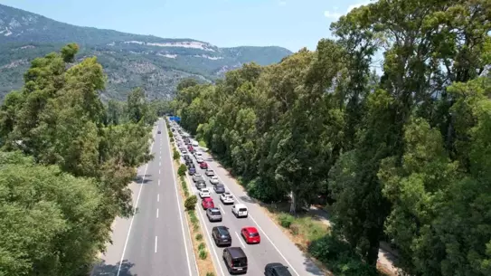 Marmaris'te Dönüş Trafiği Yoğunlaştı
