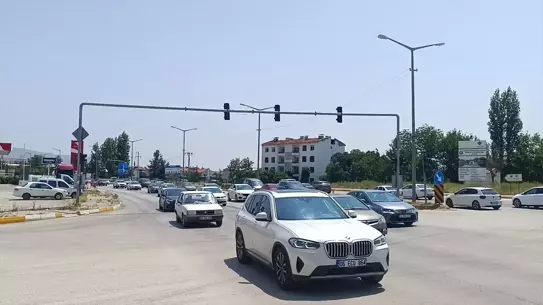 Afyonkarahisar'da Dönüş Trafiği Yoğunlaştı
