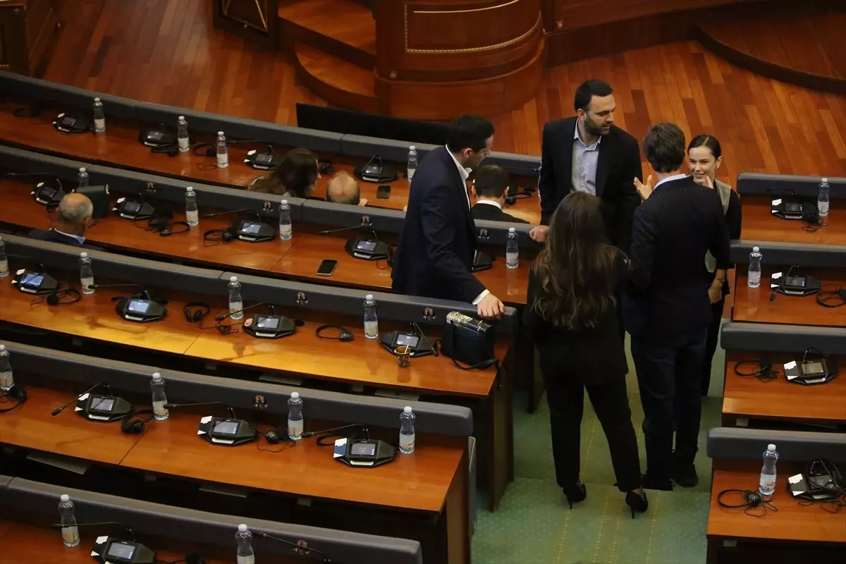 Kosova'da Meclis Başkanlığı Krizi Süregeldi