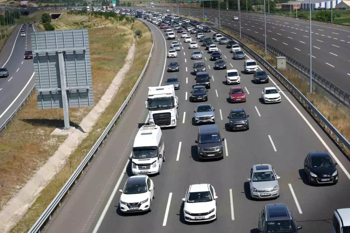 Kuzey Marmara Otoyolu'nda Trafik Felci