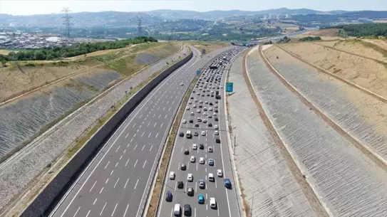Kuzey Marmara ve Anadolu Otoyolu'nda Yoğun Trafik
