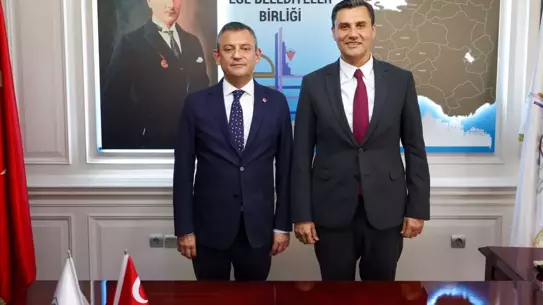 Özgür Özel'den Ferdi Zeyrek mesajı: Bir dostu, aklımın ve kalbimin yarısını kaybettim